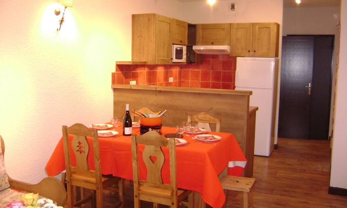 Villarembert Apartment | Apartment 44 M2 resort center, at the foot of the slopes, sleeps 5