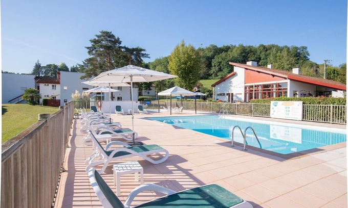 Saint-Jean-Pied-de-Port Apartment | Apartment in Saint-Jean-Pied-de-Port Park