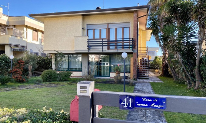 Torre del Lago Puccini House | Apartment with garden near the sea