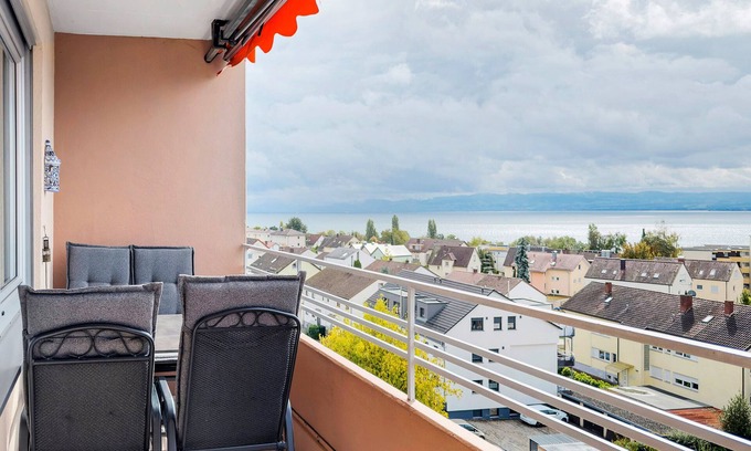 Immenstaad am Bodensee Apartment | Apartment 'Bär' with Lake View, Balcony and Wi-Fi