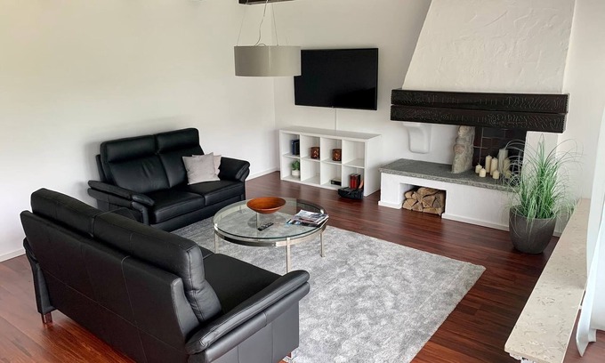 Immenstaad am Bodensee Apartment | Apartment 'Bungalow' with Private Terrace, Shared Garden and Wi-Fi