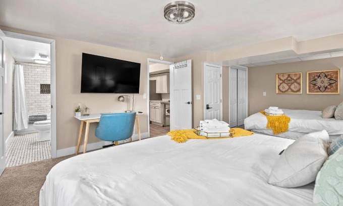 St. Charles Apartment | Apartment ∙ 1 bedroom ∙ 4 guests