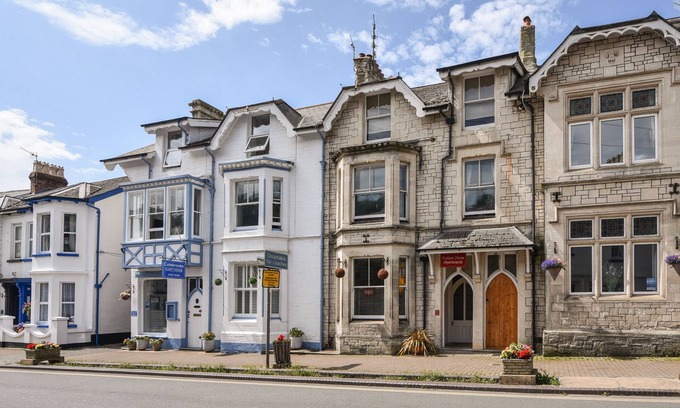 Beer Cottage | APARTMENT 1, DURHAM HOUSE, pet friendly, with a garden in Beer