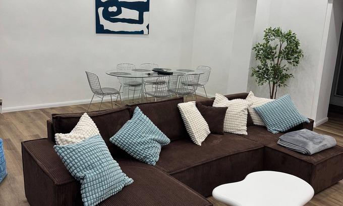 Moabit Apartment | Apartment '120 M² In Berlin' with Wi-Fi