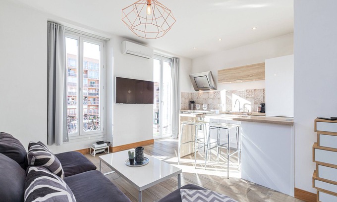 Riquier Apartment | Apartment 1BR - South facing balcony - A/C
