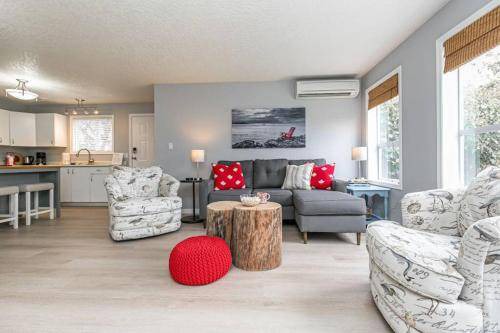 Colwood Apartment | Apartment ∙ 2 bedrooms ∙ 6 guests