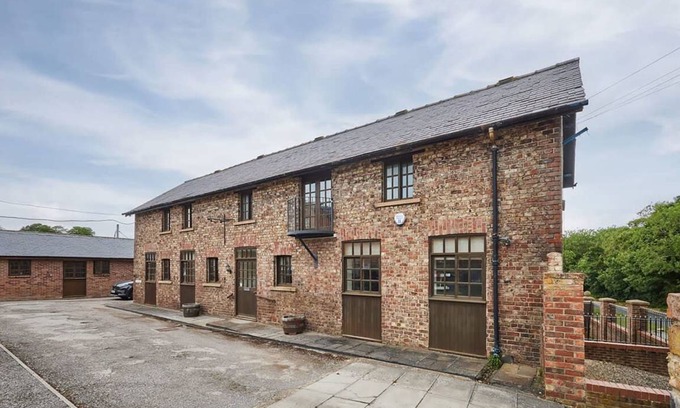 Malton Apartment | Apartment ∙ 2 bedrooms ∙ 4 guests