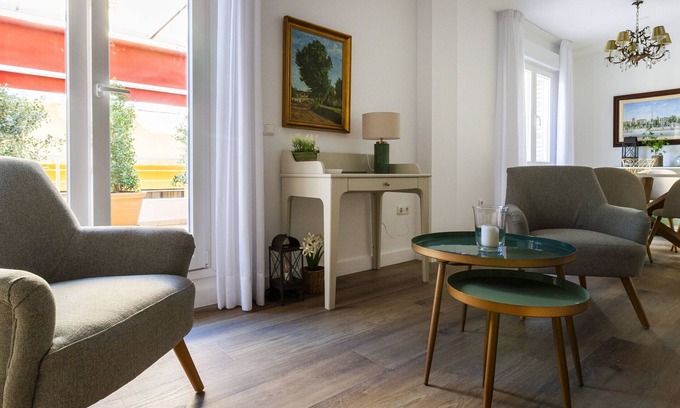 Campos Eliseos Apartment | Apartment 2 rooms and terrace Málaga Sharing Co