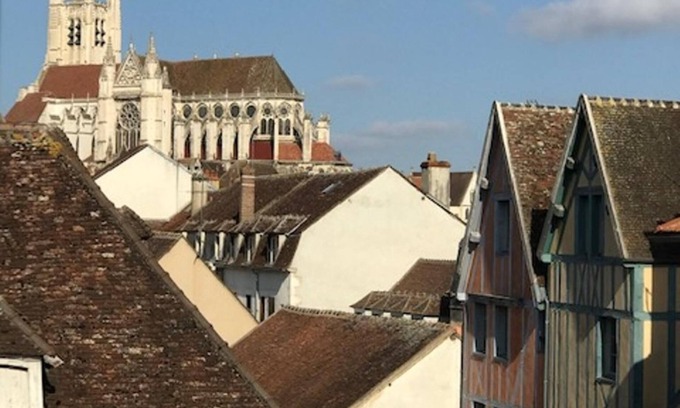 Auxerre Apartment | Apartment 2 to 7 people - Auxerre downtown - Quai de l'Yonne