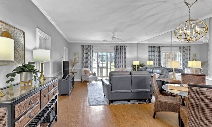 Central Myrtle Beach Apartment | Apartment ∙ 2 bedrooms ∙ 4 guests