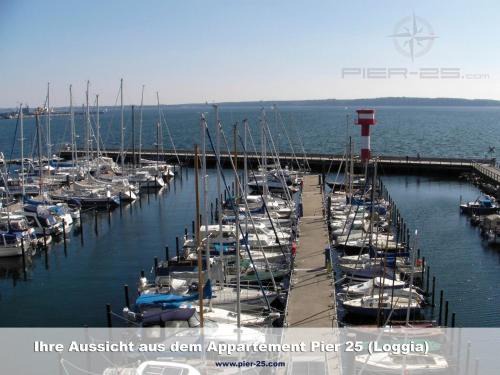 Eckernfoerde Apartment | Apartment 25, Pier 25, Apartmenthaus Hafenspitze Blickrichtung offene SeeStrand