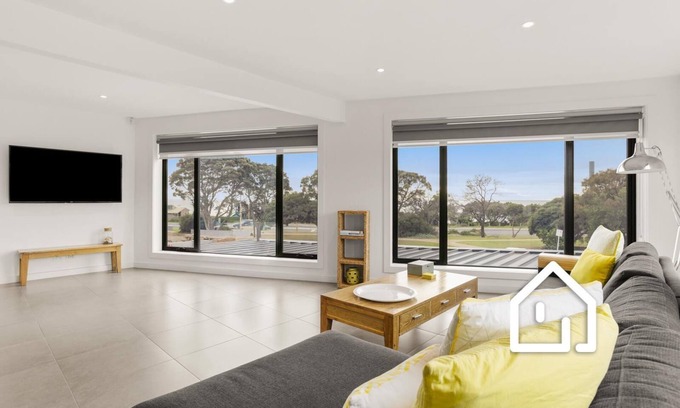 Blairgowrie Apartment | Apartment 2815 *1 NIGHT FREE* Bay Views in The Village