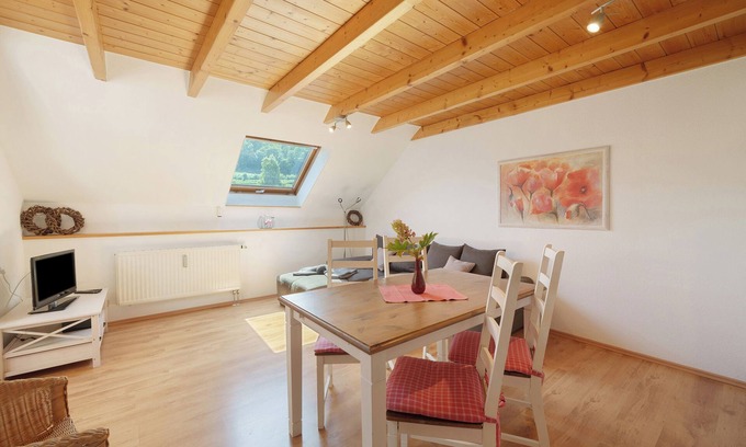 Oberrotweil Apartment | Apartment '3, 65 Qm, Balkon' with Shared Pool, Private Terrace and Wi-Fi