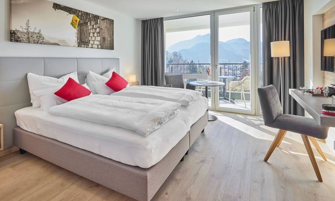 Gmain Apartment | Apartment 3 Medium (TWIN) with balcony incl. breakfast buffet for 1-2 persons