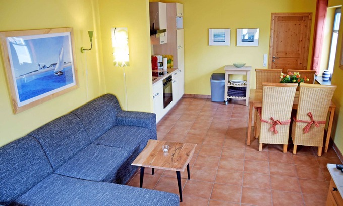 Lobbe Apartment | Apartment 3 Ostseehus with terrace - Holiday apartments on the Baltic Sea beach with