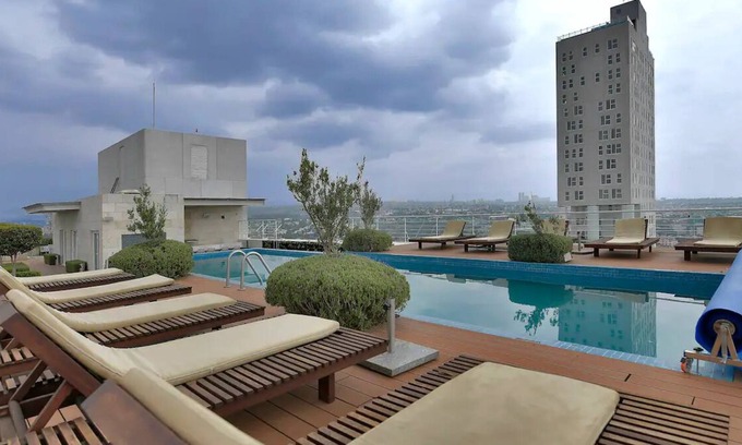 Los Alpes Apartment | Apartment- 30 Min from Formula 1