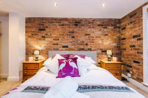 Sandbach Apartment | Apartment ∙ 4 bedrooms ∙ 8 guests
