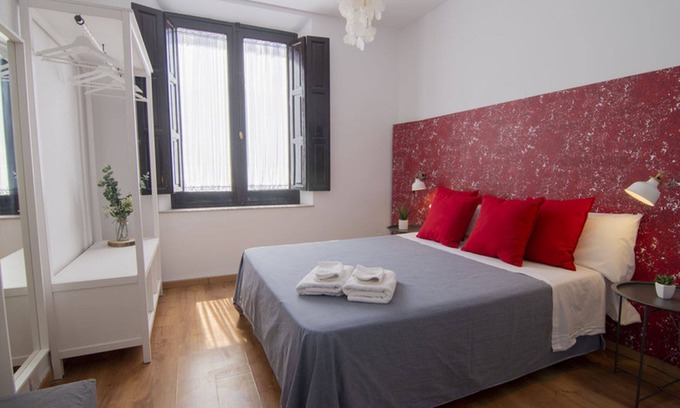 Granada City Center Apartment | Apartment 4d (8p) Frailes