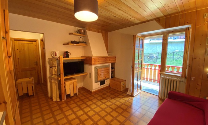 Sauze d'Oulx Apartment | Apartment 5 adults + 1 child 300 meters from the slopes