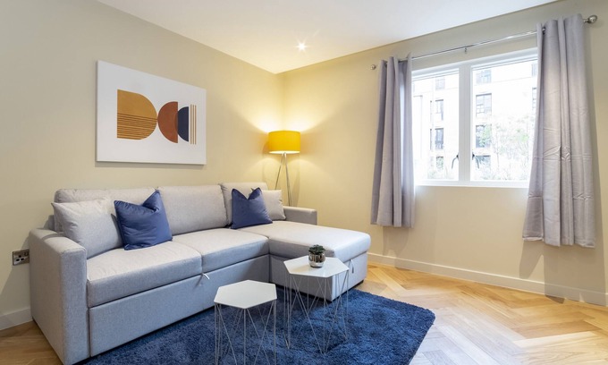 York Cottage | Apartment 5 Hudson Quarter Luxury Apartments - sleeps 4 guests in 1 bedroom