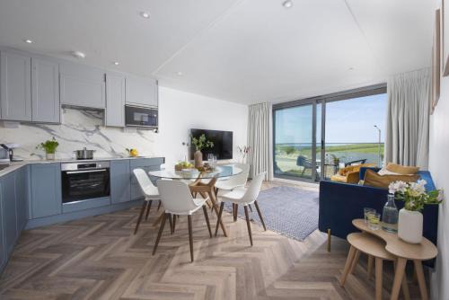 Porth House | Apartment 6, Oasis Sands