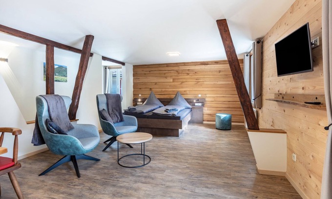 St. Blasien Apartment | Apartment '6' with Mountain View, Balcony and Wi-Fi