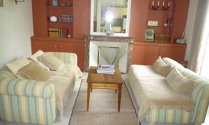 Pezenas Apartment | Apartment 63 m2 Downtown Pezenas
