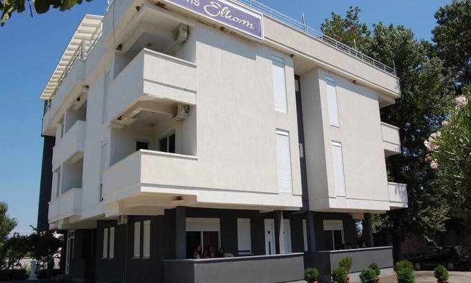 Ulcinj Apartment | Apartment 7, yellow,500 m from "Grate Beach",for 5 People,Breakfast included