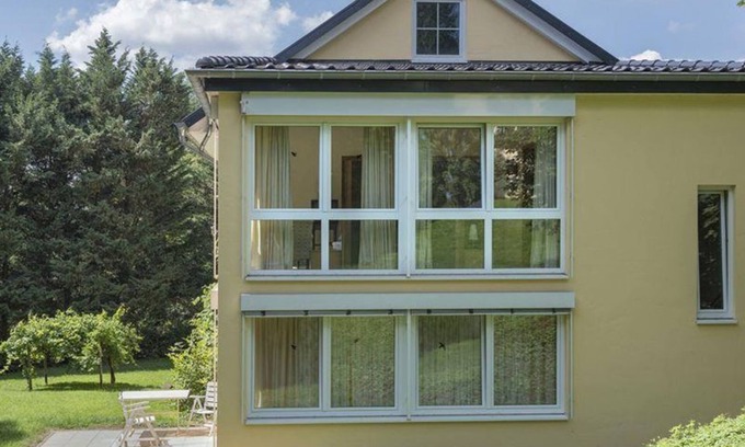 Kreuzweiler Bed & Breakfast | Apartment A downstairs with terrace - Thorn Castle