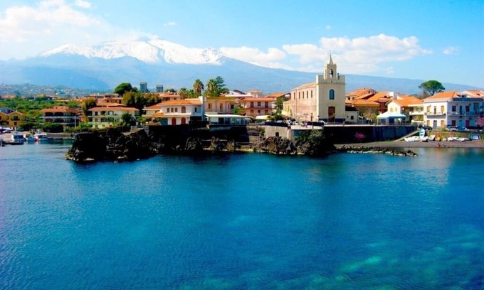 Stazzo Apartment | Apartment a few steps from the sea between Catania, Etna and Taormina