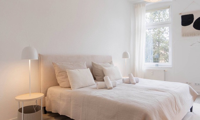 Dessau Apartment | Apartment 'Agnes' with Wi-Fi