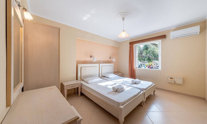 Parga Apartment | Apartment 'Alex Bar 22' with Sea View, Wi-Fi and Air Conditioning