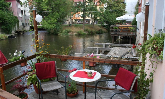 Erfurt Old Town Apartment | Apartment Am Breitstrom 2 with water dock - Apartments Am Breitstrom