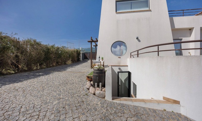 Carrapateira Apartment | Apartment 'Amado' with Mountain View, Private Garden and Wi-Fi