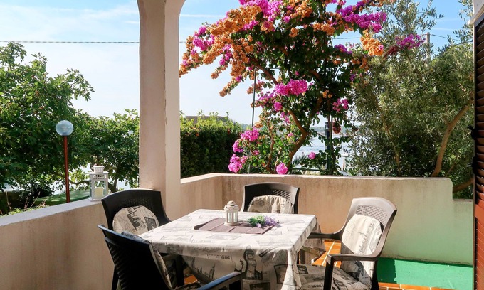 Barbat na Rabu Apartment | Apartment Ana by Interhome