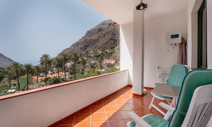 Valle Gran Rey Apartment | Apartment 'Apartamento Nayara C' with Sea View, Shared Terrace and Wi-Fi