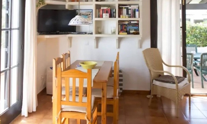 Son Xoriguer Apartment | Apartment 'Apartamento 1 Dormitorio III' with Private Terrace and Shared Garden