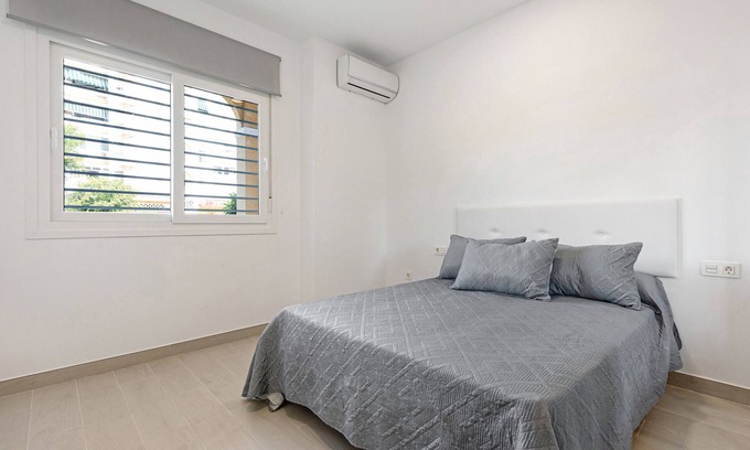 Carretera de Cadiz Apartment | Apartment 'Apartamentos Sealmar 2' with Shared Pool, Wi-Fi and Air Conditioning