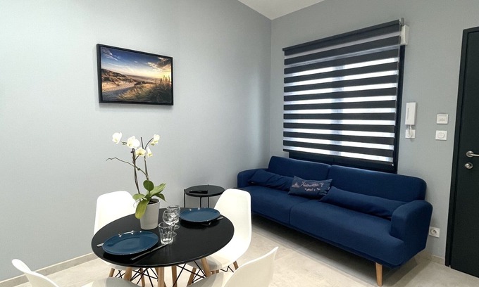 Montreuil-sur-Mer Apartment | Apartment-Apartment-Ensuite-No view-14
