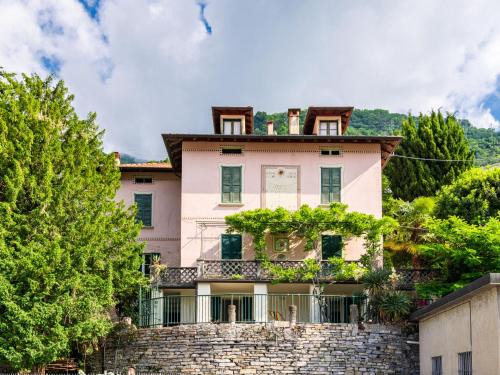Moltrasio Apartment | Apartment Apartment Venere by Interhome