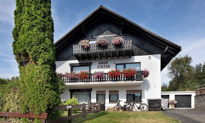 Schluchsee Apartment | Apartment 'Apartmenthaus Fister' with Lake View, Shared Garden and Wi-Fi