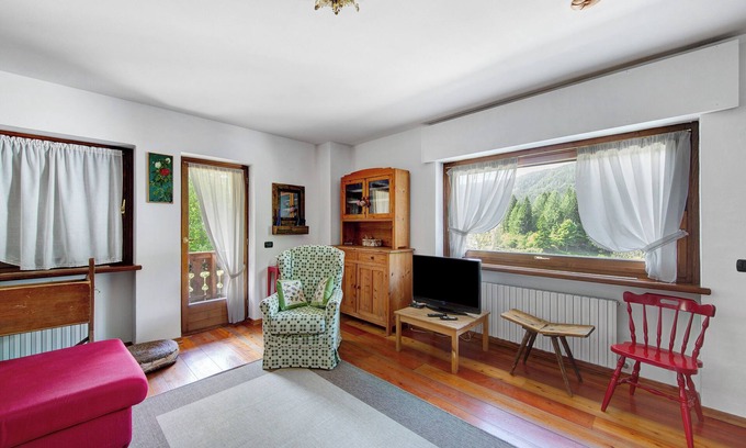 San Vito di Cadore Apartment | Apartment 'Appartamento Serdes Big C2' with Mountain View and Balcony