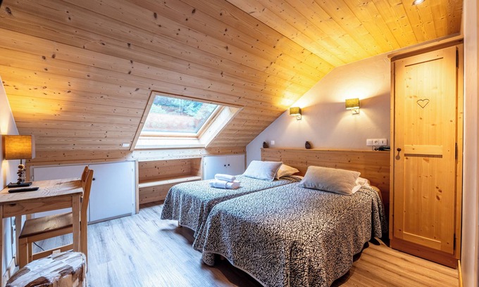 Thones Apartment | Apartment 'Appartement 304' with Mountain View, Balcony and Wi-Fi