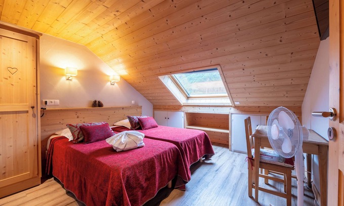 Thones Apartment | Apartment 'Appartement 305' with Mountain View, Balcony and Wi-Fi