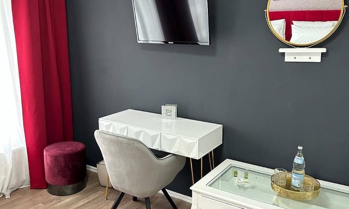 Plauen Apartment | Apartment 'Appartmenthaus - 5 Fewos' with Private Garden, Balcony and Wi-Fi