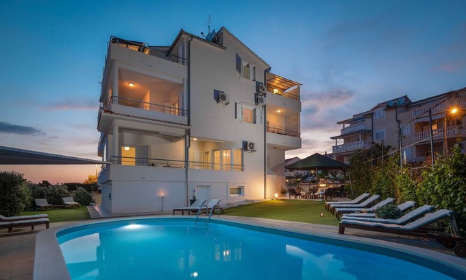 Vodice Apartment | Apartment Arausa with Pool VIII