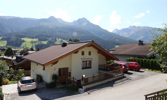 Bramberg am Wildkogel Apartment | Apartment in Bramberg near Ski Lift