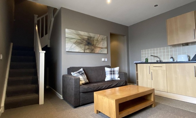 Ellon Apartment | Apartment at New Inn Hotel
