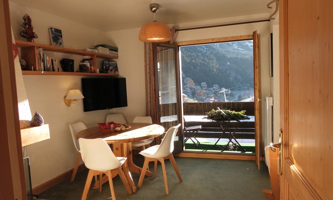 Meribel-Mottaret Apartment | Apartment at the foot of the slopes - 45m2 for 4 people - Label Méribel