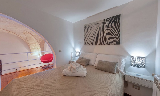 Brindisi Histotic Center Apartment | Apartment 'Aura' with Wi-Fi and Air Conditioning